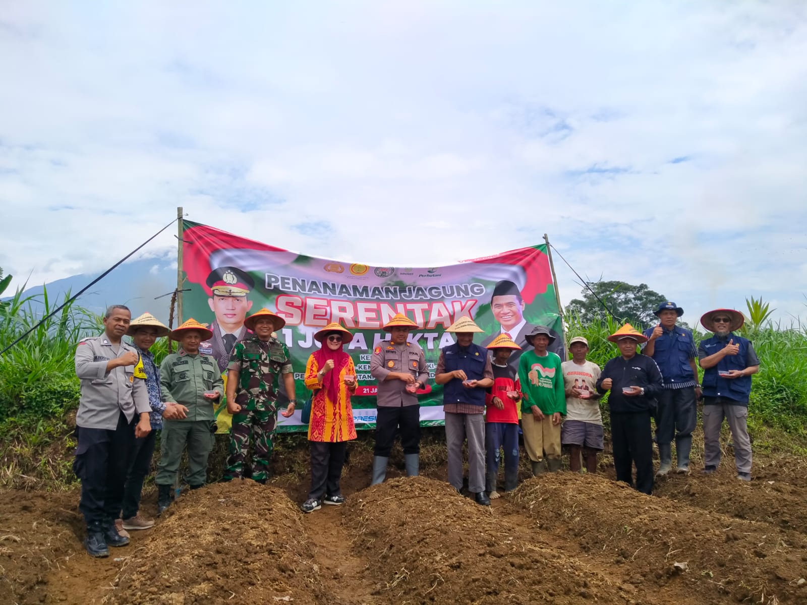 menanam-jagung-serentak-1-juta-hektar